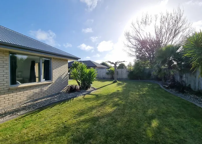 Home Away From Home In Rolleston