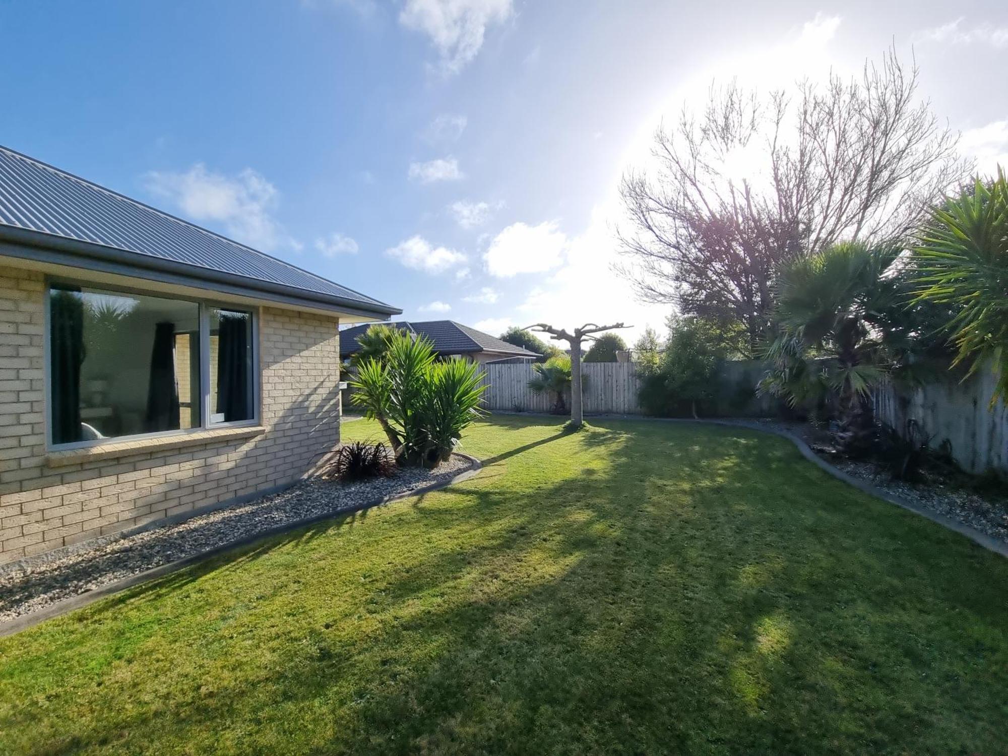 Away From In Holiday home Rolleston